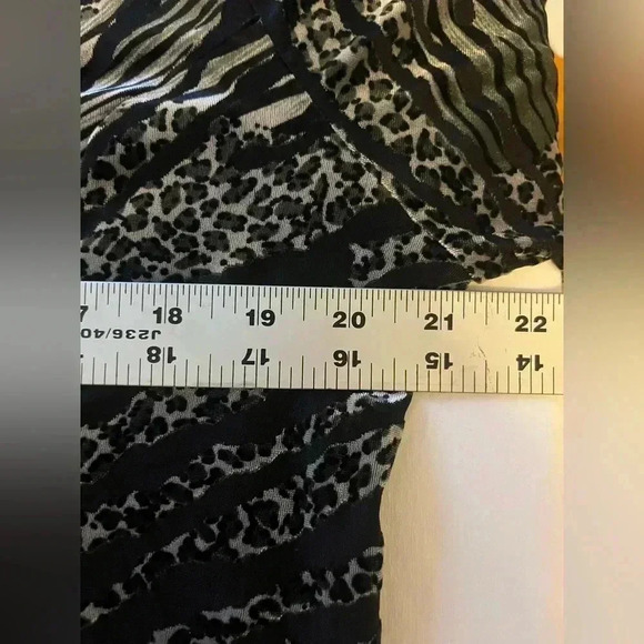 CHICOS Black Silver Animal Print Velvet Burnout Tunic Duster Top|2/M whimsigoth - Picture 8 of 14